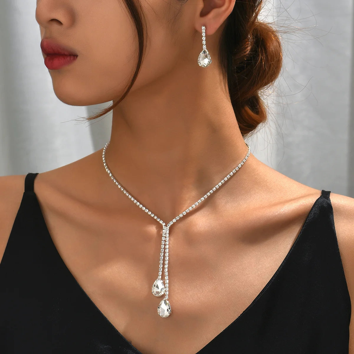 Simple jewelry, sparkling water droplets, wedding claw chain, banquet chain, necklace, earrings, bridal set, women's jewelry
